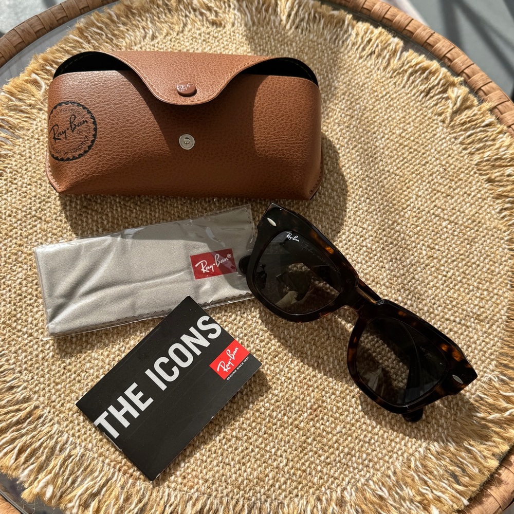 Ray-Ban Women ’s Tortoise Shell Sunglasses - Brown/Black